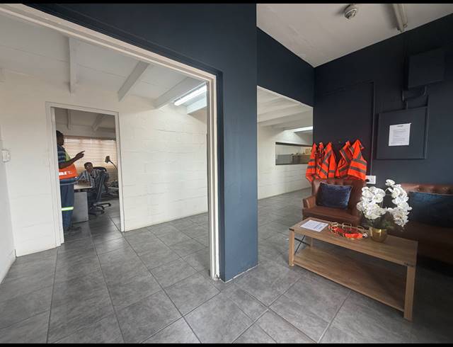 655M² WAREHOUSE TO LET IN BLACKHEATH INDUSTRIAL